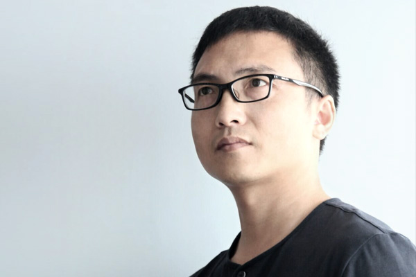 ����˹ | <p style="color: rgb(24, 24, 24);">��(chu��ng)ʼ��/��(chu��ng)��ָ�� CREATIVE DIRECTOR<br/>Ʒ�Ƅ�(chu��ng)�⿂�O(ji��n) CREATIVE DIRECTOR<br/></p>